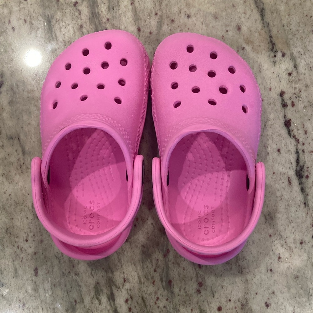 EUC Children’s Pink Crocs
